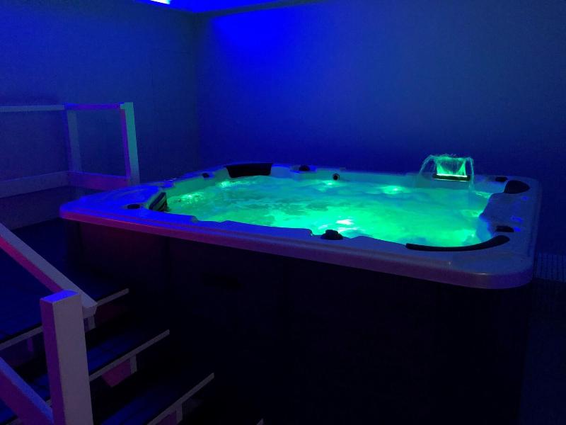 Hotel Enjoy image