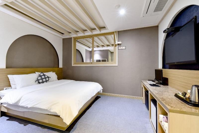 W Hotel image