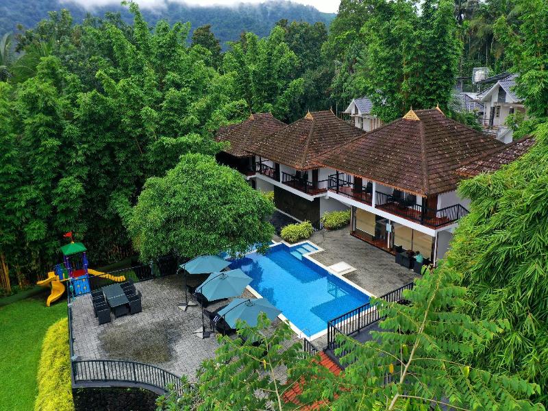 Athirapilly Green Trees image