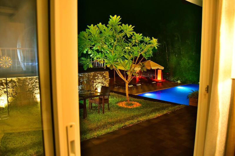 Athirapilly Green Trees image