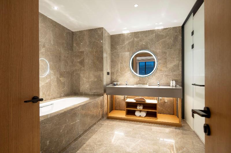 Hilton Garden Inn Guizhou Maotai Town image