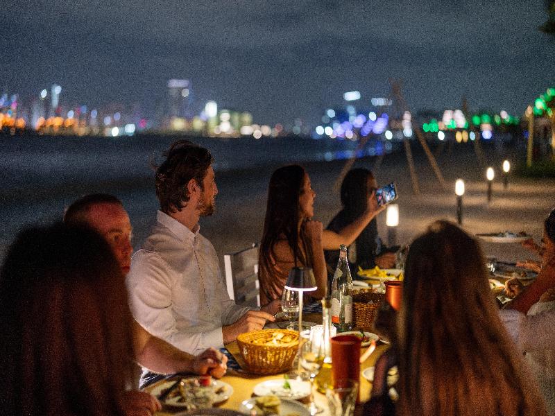 Th8 Palm Dubai Beach Resort Vignette Collection image