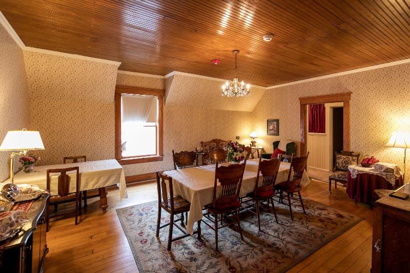 Mccloud River Bed And Breakfast image