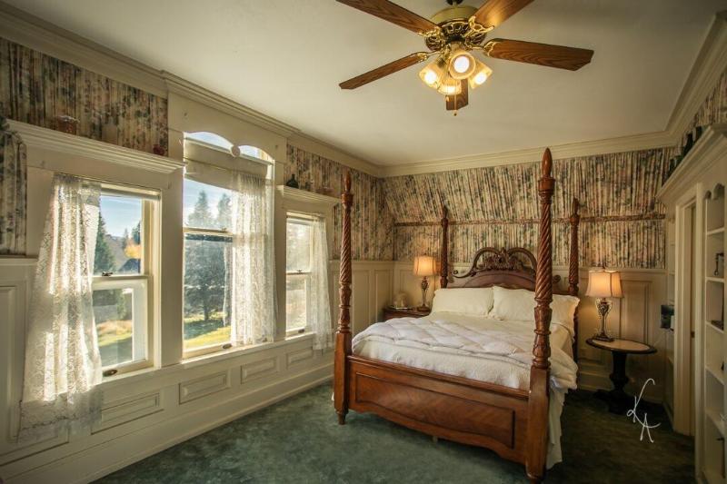 Mccloud River Bed And Breakfast image