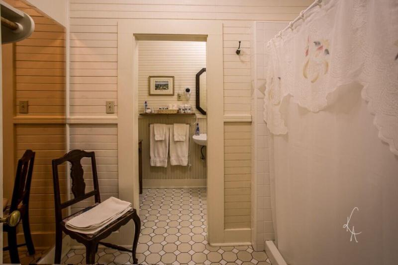 Mccloud River Bed And Breakfast image