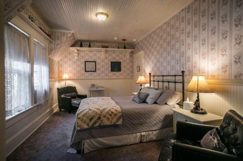 Mccloud River Bed And Breakfast image
