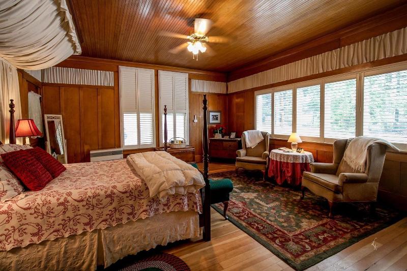 Mccloud River Bed And Breakfast image