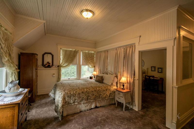Mccloud River Bed And Breakfast image