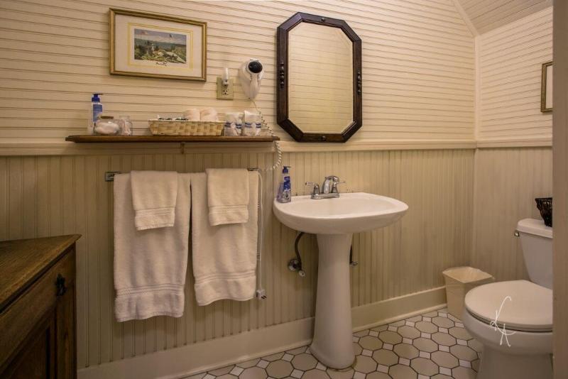 Mccloud River Bed And Breakfast image