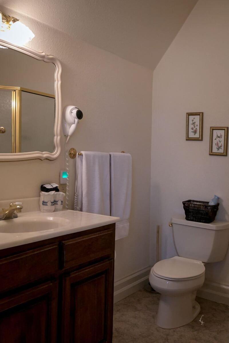 Mccloud River Bed And Breakfast image