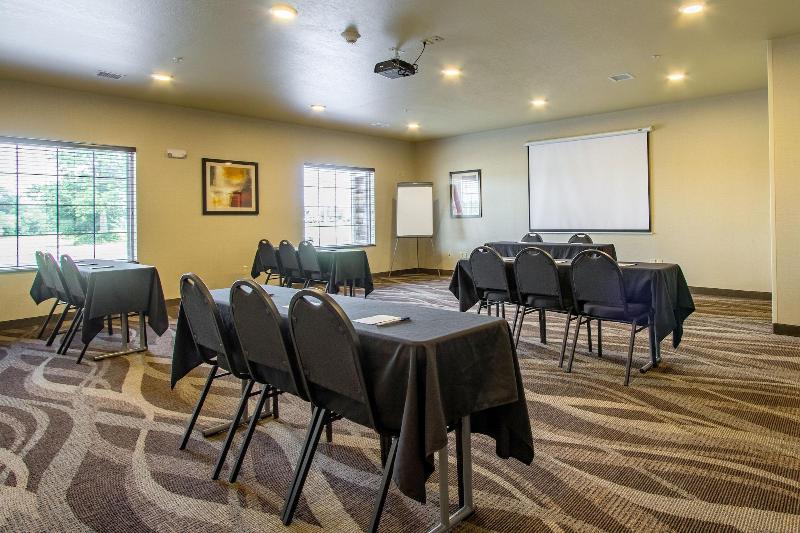 Cobblestone Hotel & Suites - Orrville image