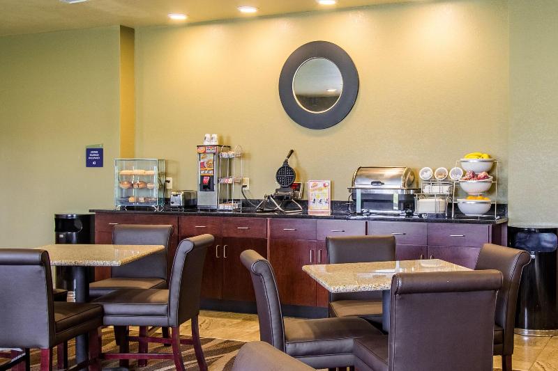 Cobblestone Hotel & Suites - Orrville image
