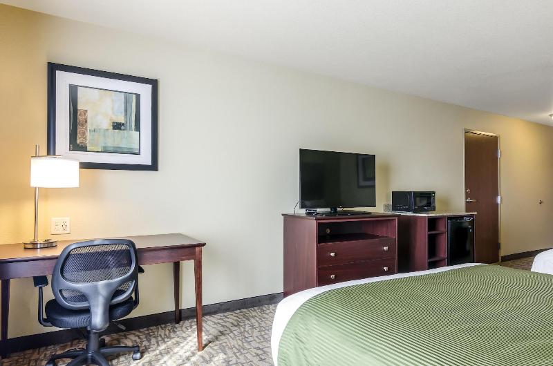 Cobblestone Hotel & Suites - Orrville image