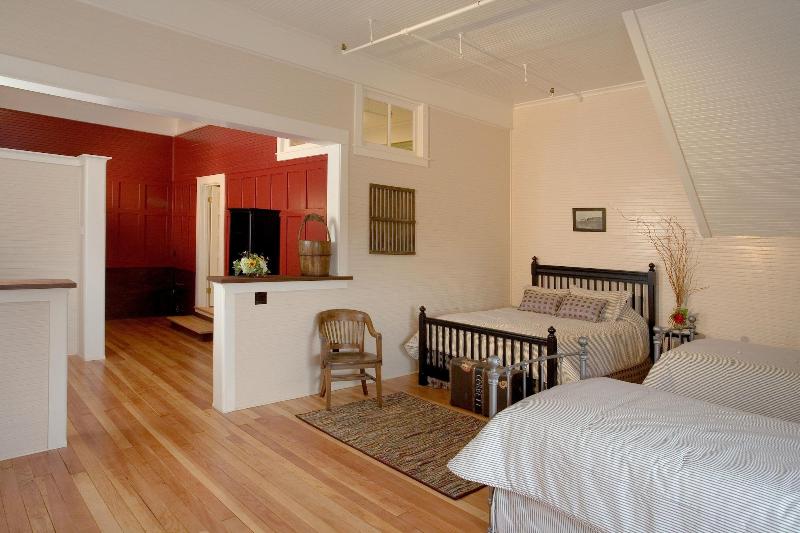 Mccloud Mercantile Hotel image