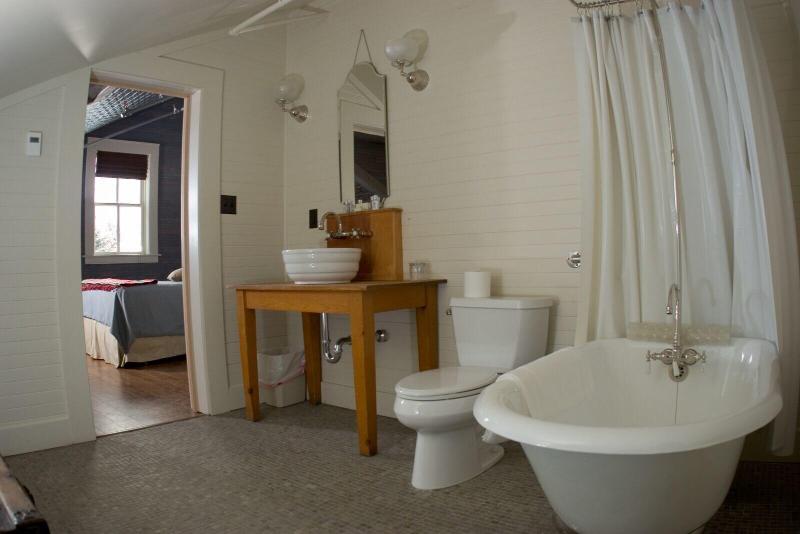 Mccloud Mercantile Hotel image
