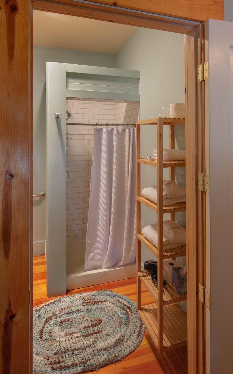 Mccloud Mercantile Hotel image