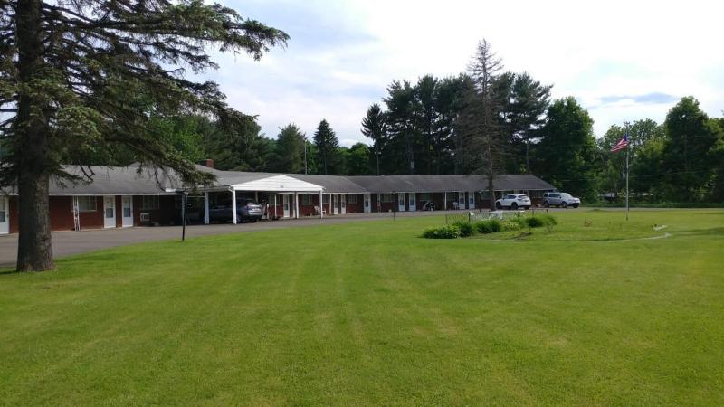 Sunrise Motel — general view