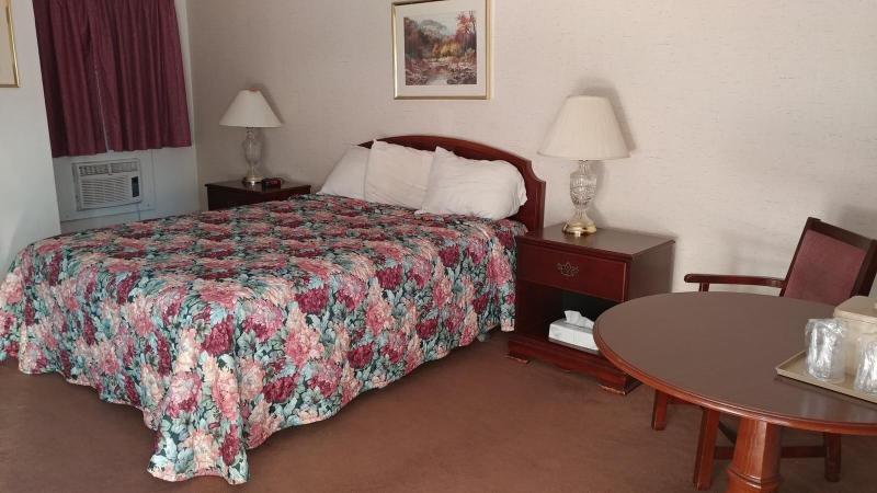 Sunrise Motel image