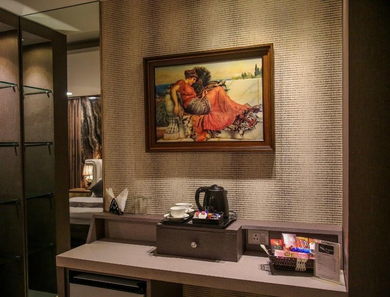 Kingdom Hotel image 7
