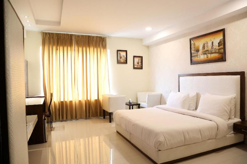 Kingdom Hotel image 2