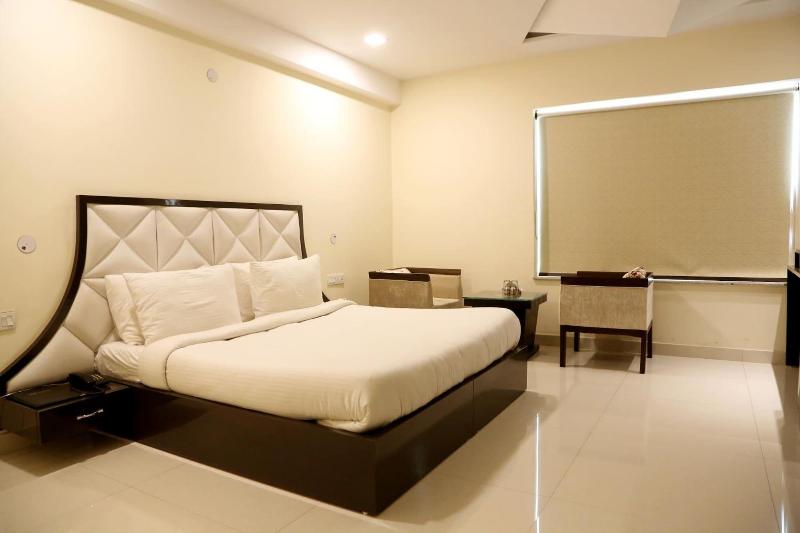 Kingdom Hotel image