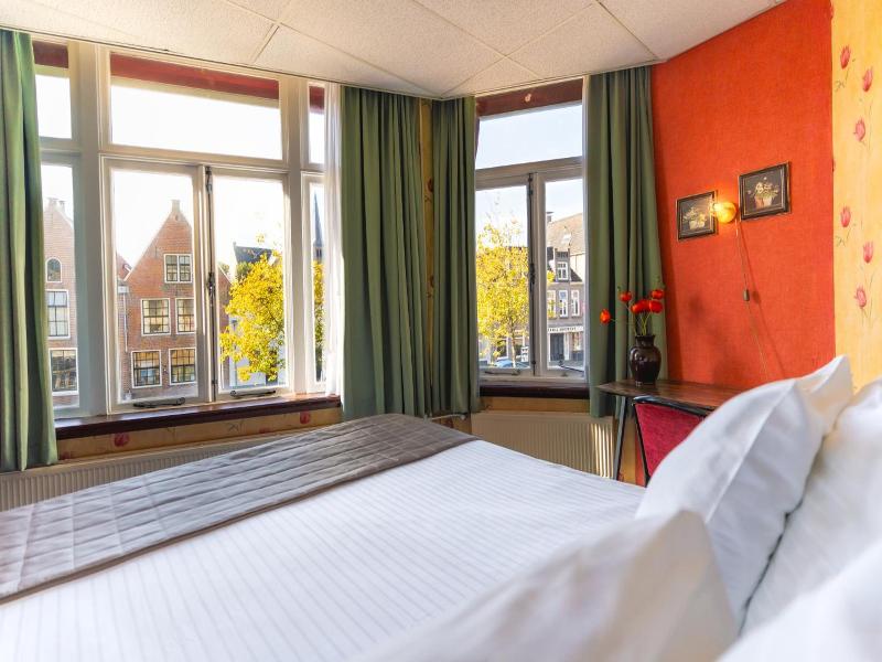 Hotel 't Heerenlogement image