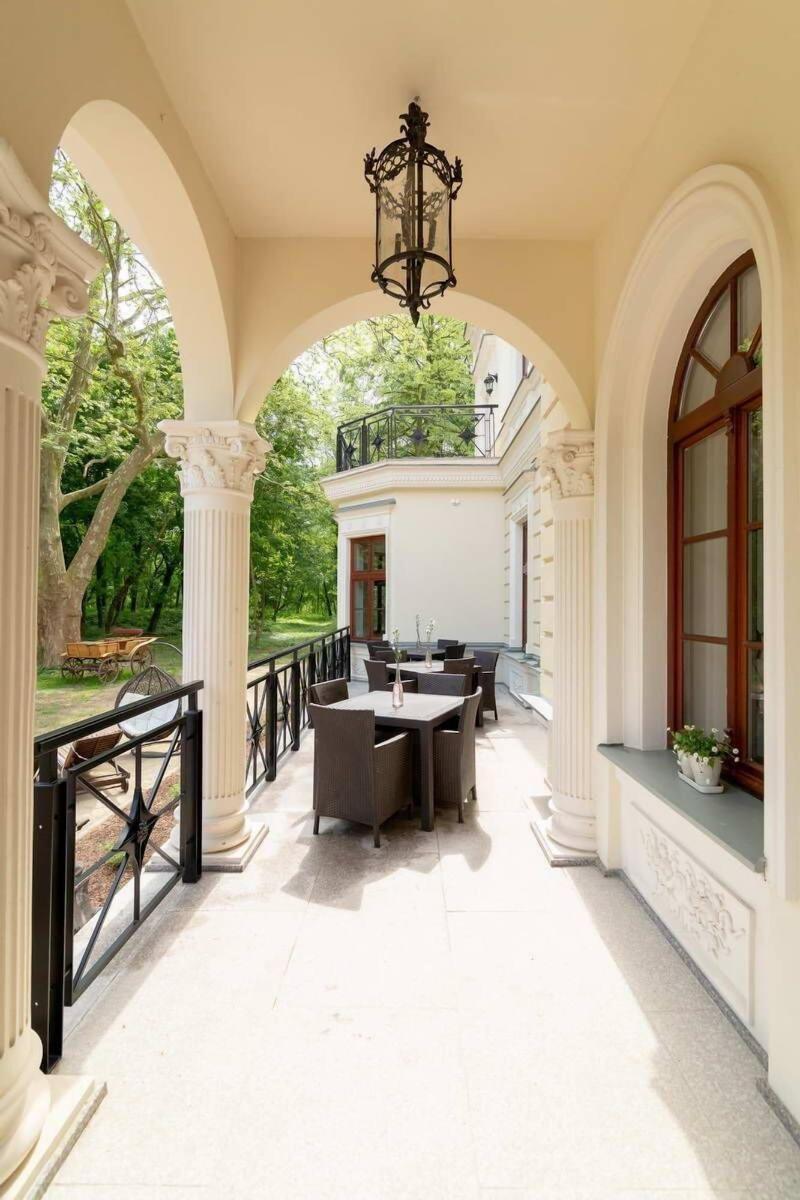 Pałac Wierzbiczany image