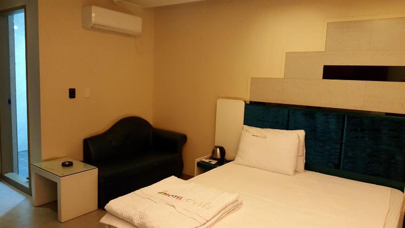Cats Hotel image