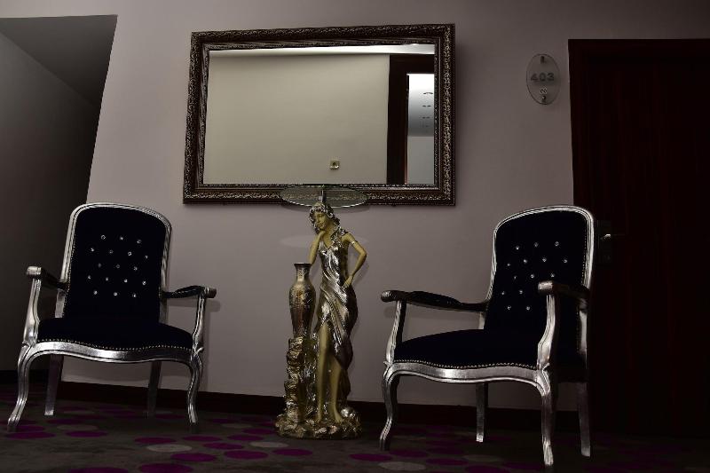 Hande Hotel