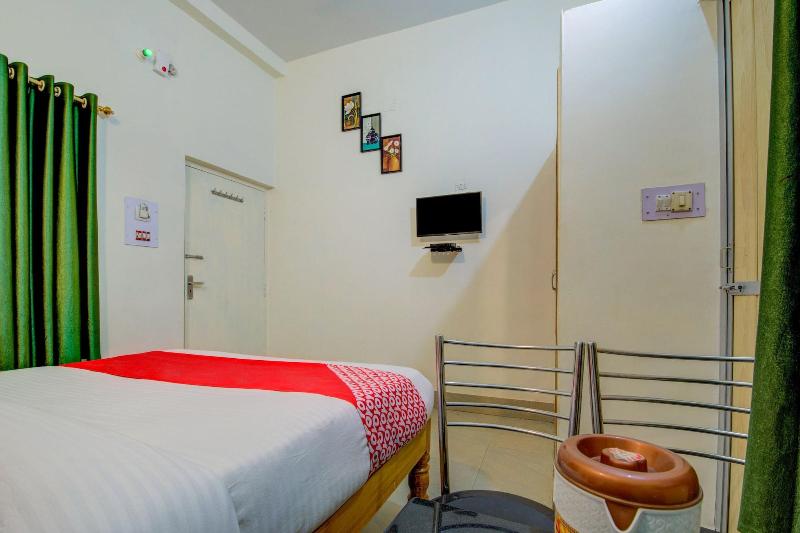 Oyo 13490 Hotel Aniket — photo 4