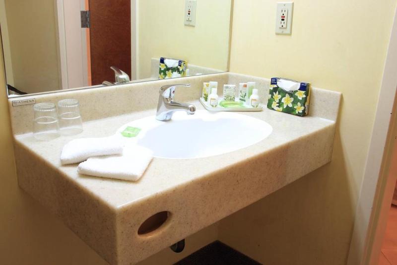 Tradewinds Hotel image