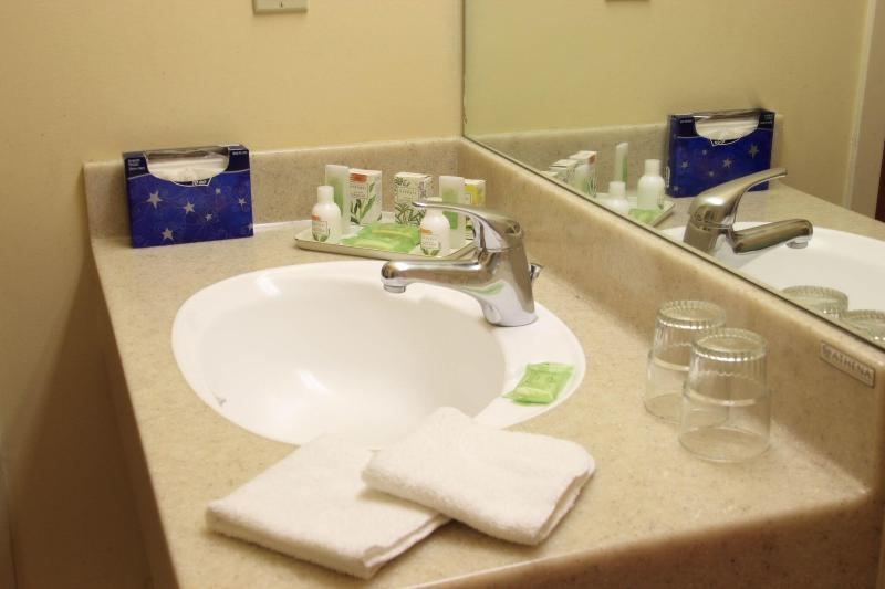 Tradewinds Hotel image