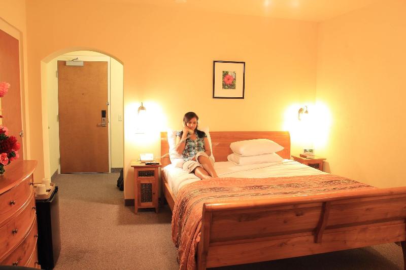 Tradewinds Hotel image
