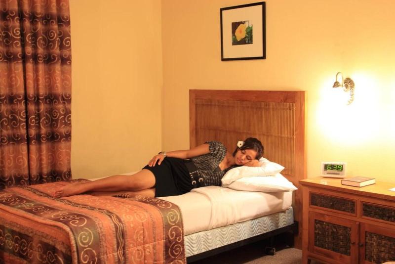 Tradewinds Hotel image