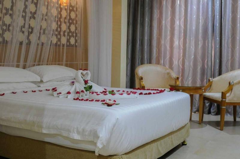 Saab Royale Hotel image