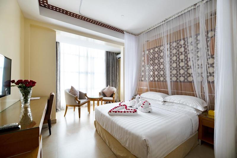 Saab Royale Hotel image