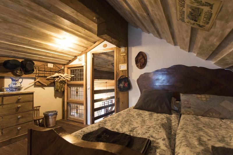Raven's Bed and Breakfast image