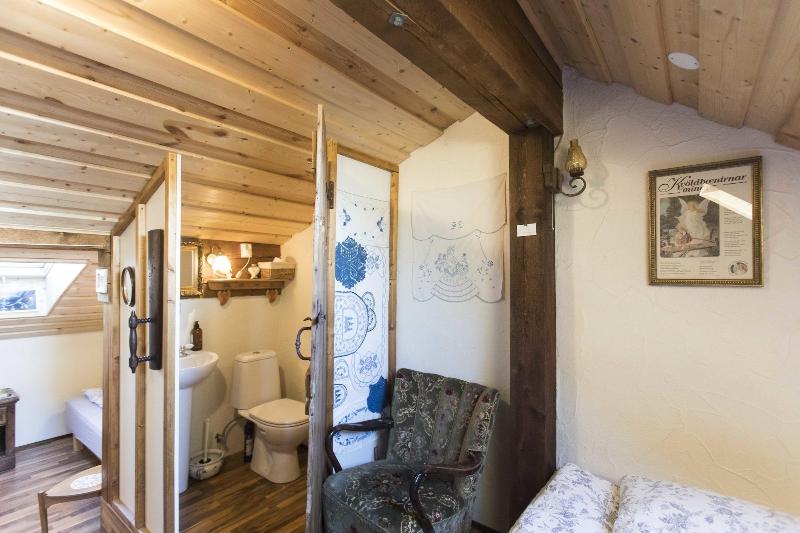 Raven's Bed and Breakfast image