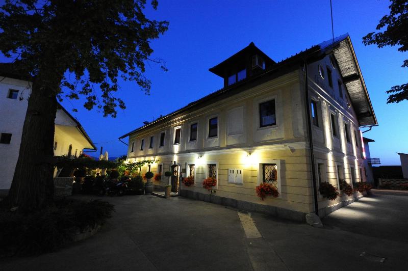 Hotel Pok image
