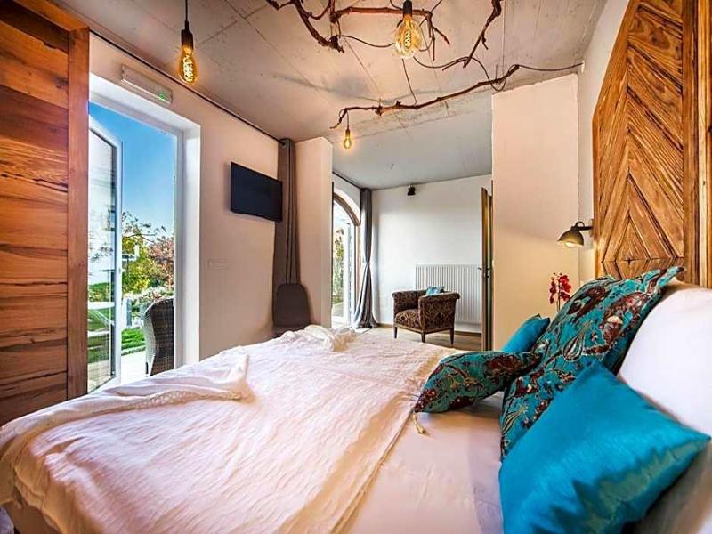Hotel Pok image