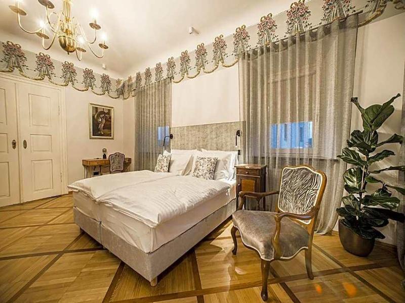 Hotel Pok image