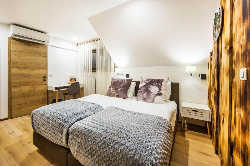 Hotel Pok image