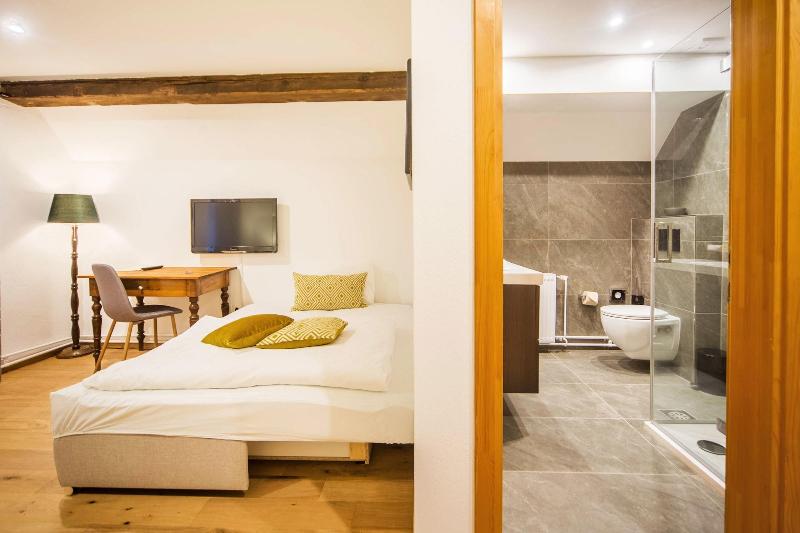 Hotel Pok image
