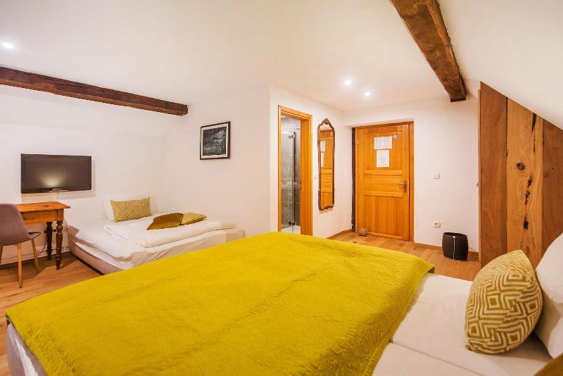 Hotel Pok image