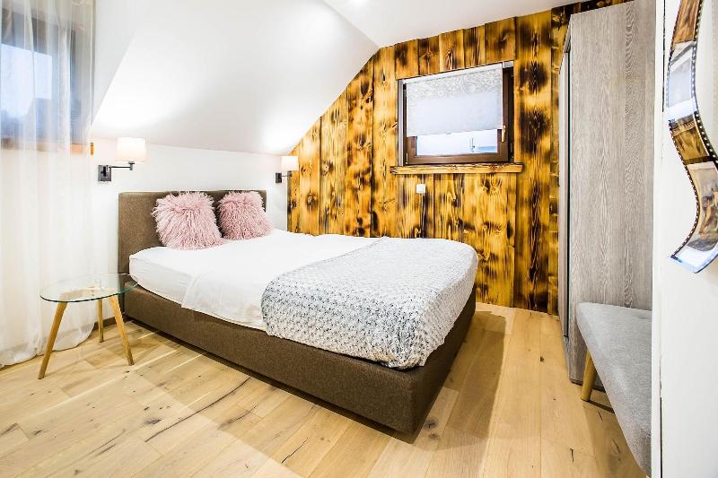 Hotel Pok image
