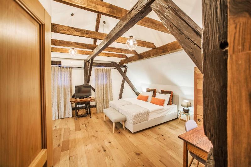Hotel Pok image