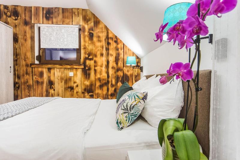 Hotel Pok image