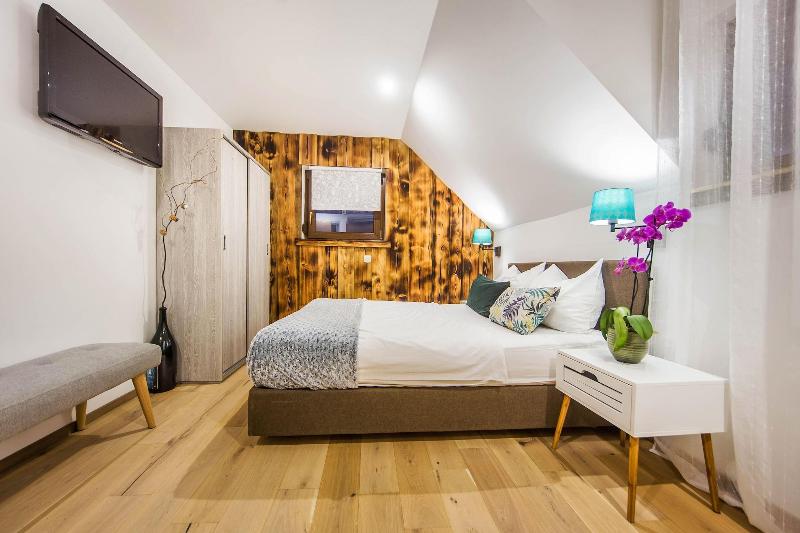 Hotel Pok image