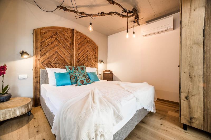 Hotel Pok image