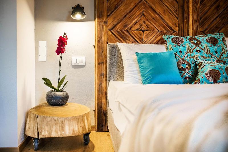 Hotel Pok image